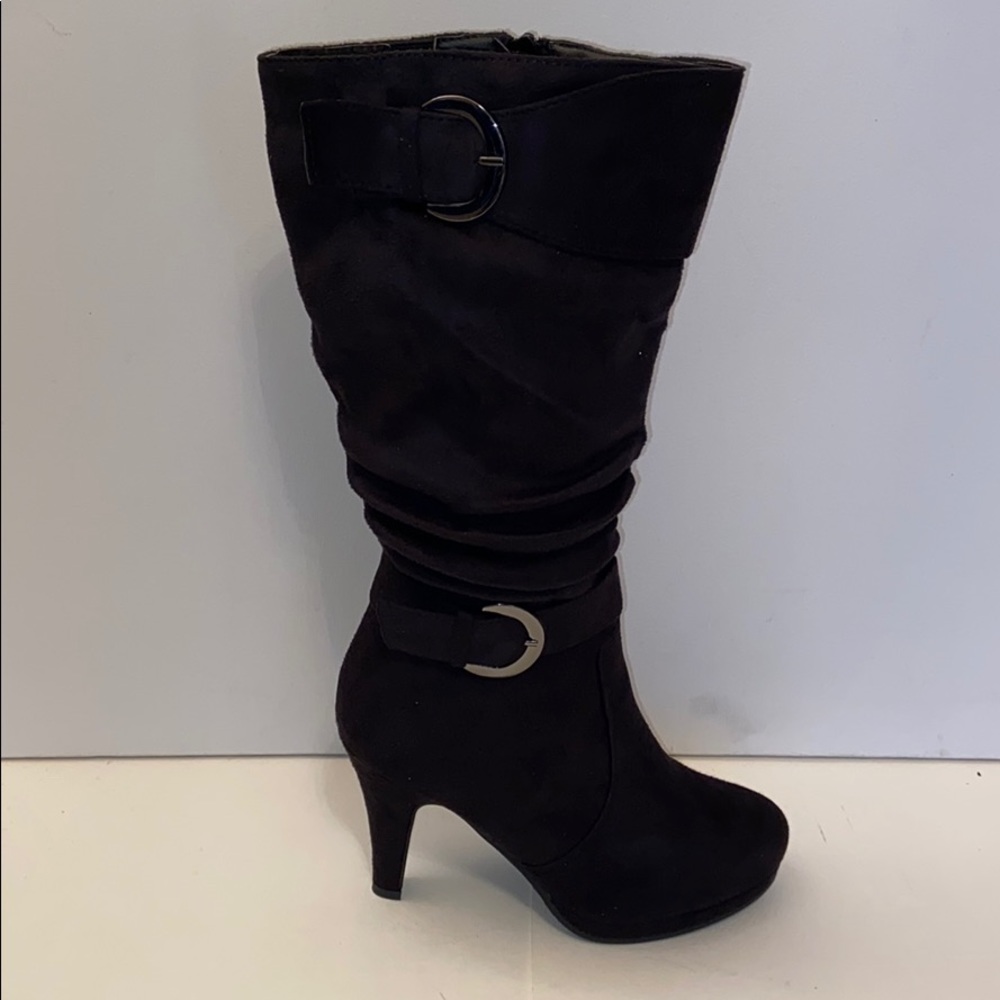 Women’s black velvet winter Heeled boots